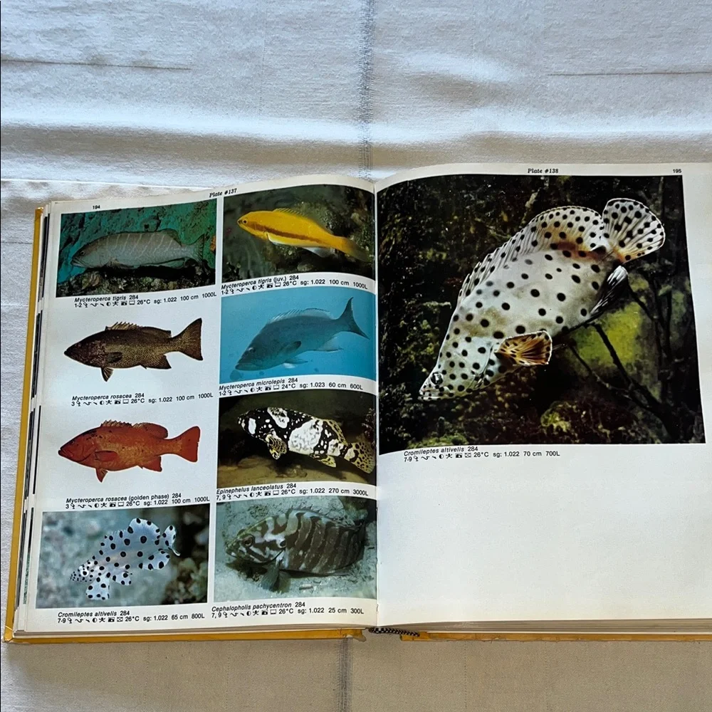 's Atlas of Marine Aquarium Fishes - Vibrant Yellow Cover